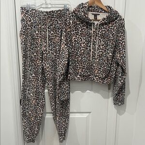 Victoria's Scret Leopard Print Velour Cropped Hoodie and Jogger Set Size Small